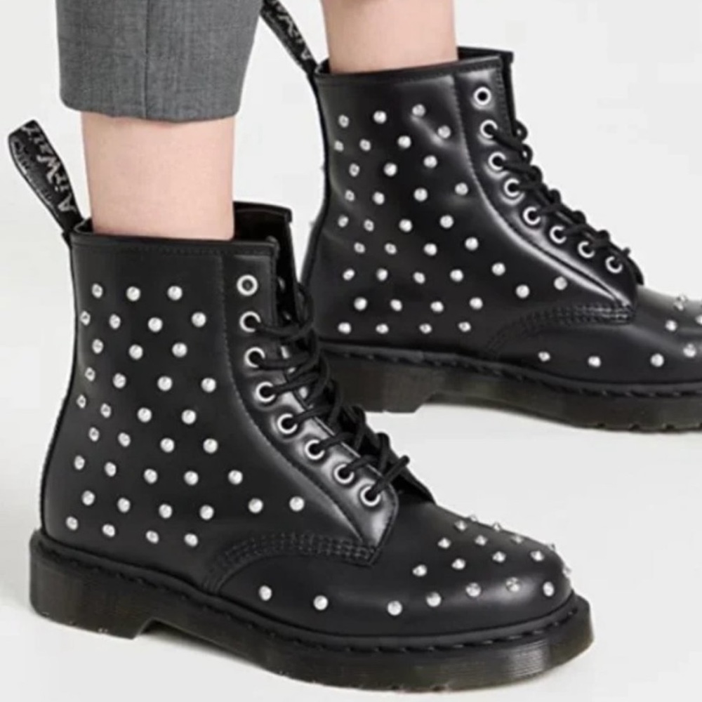 NWT Dr. Martens 1460 Stud Combat Boot Wanama Leather Black 8